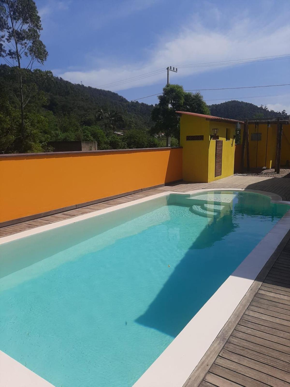 Vo Lica Com Piscina Inn *